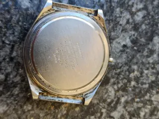 Reloj Citizen Crystoron Cuarzo Plata