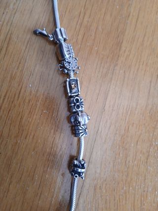 Pulsera Pandora con charms plata