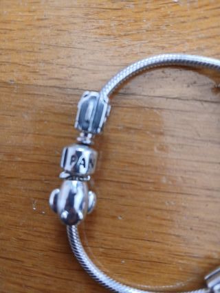 Pulsera Pandora con charms plata