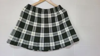 Falda Plisada Cuadros negros gris y Blanco