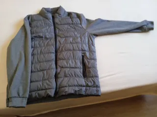Chaqueta acolchada gris