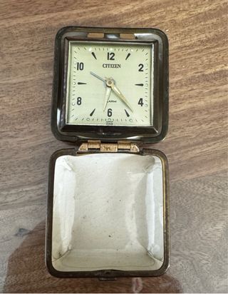 Reloj despertador de viaje Citizen