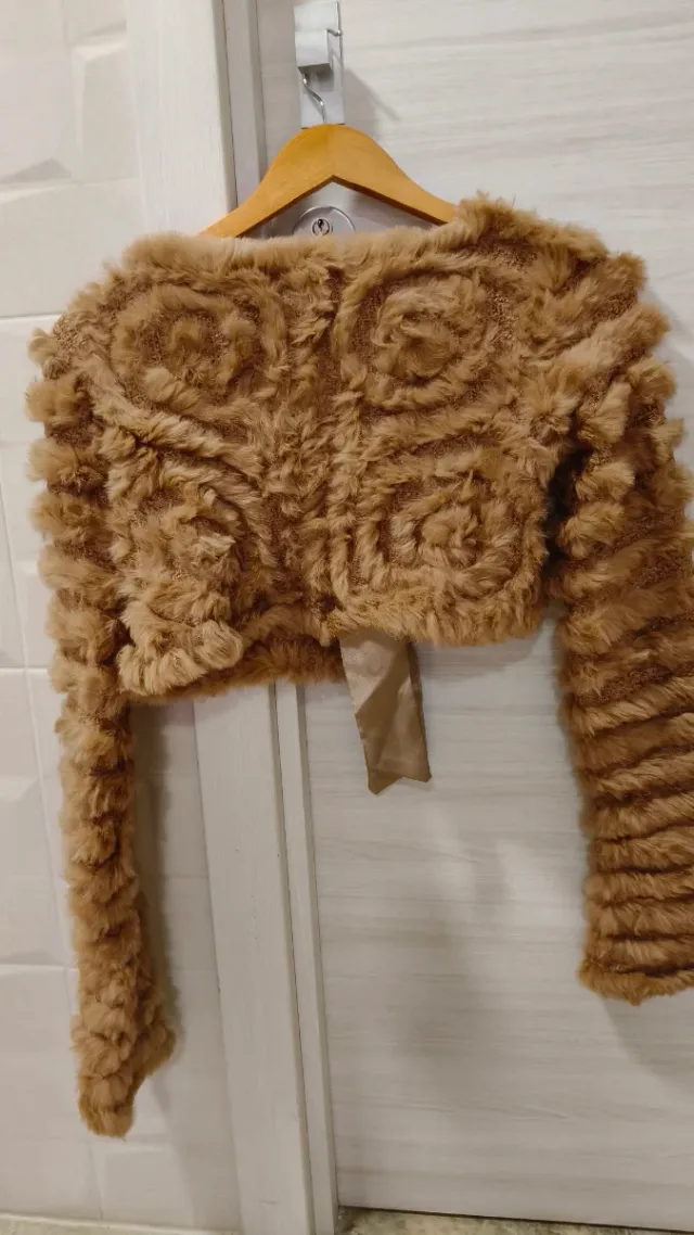 Chaquetilla piel conejo manga acampanada