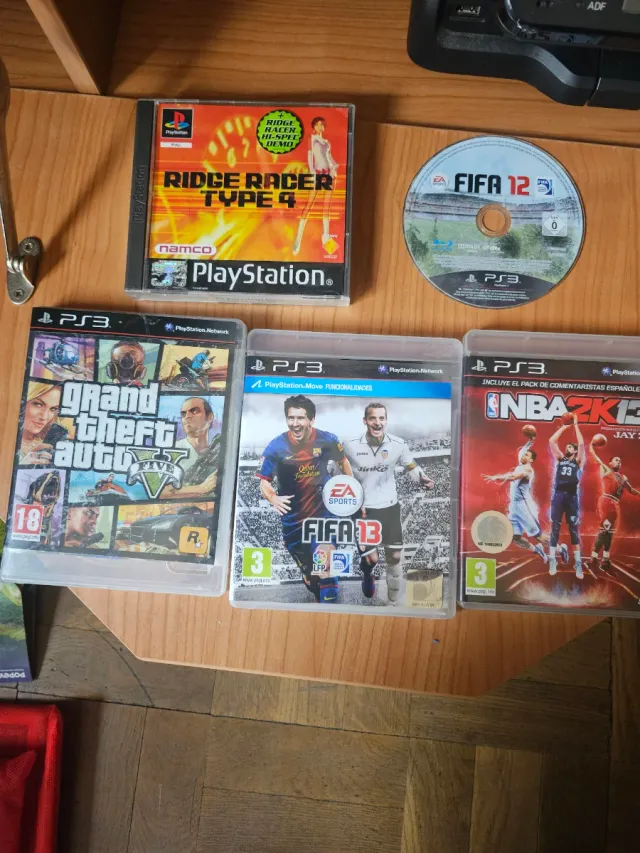 PS3 FIFA, GTA, NBA, estos 5€ c/u
(Ridge Racer 15€