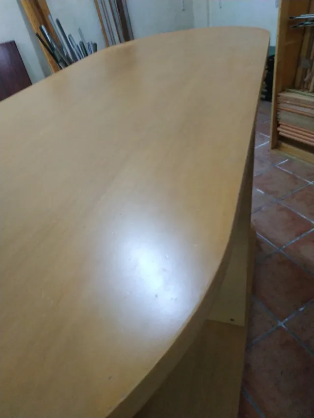 Mesa central doble para tienda