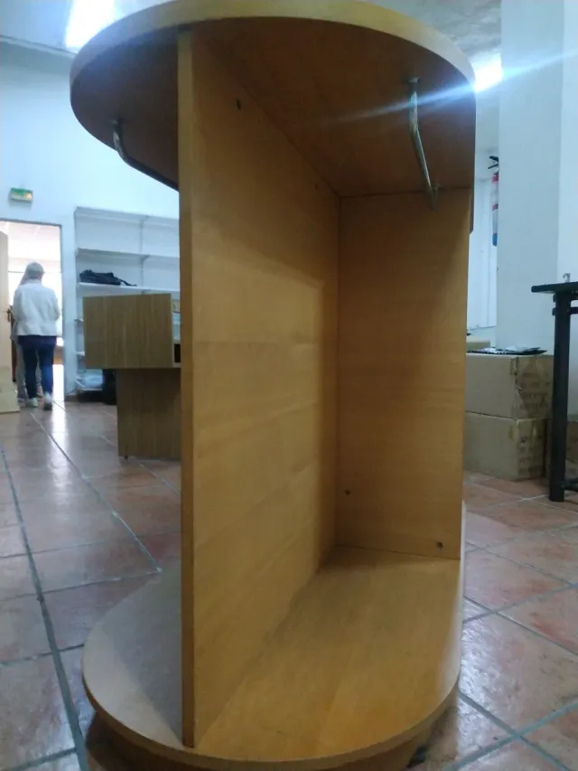 Mesa central doble para tienda