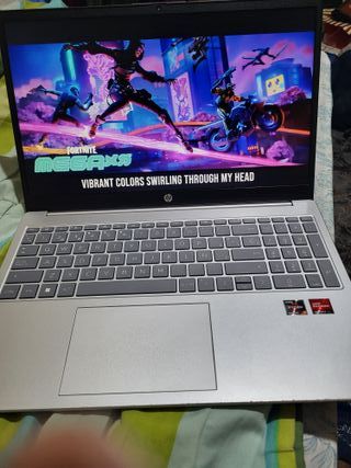 Portátil HP 15 Ryzen 3 7320U