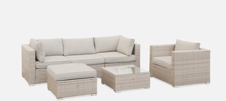 Set divano e poltrona da giardino a 5 posti.