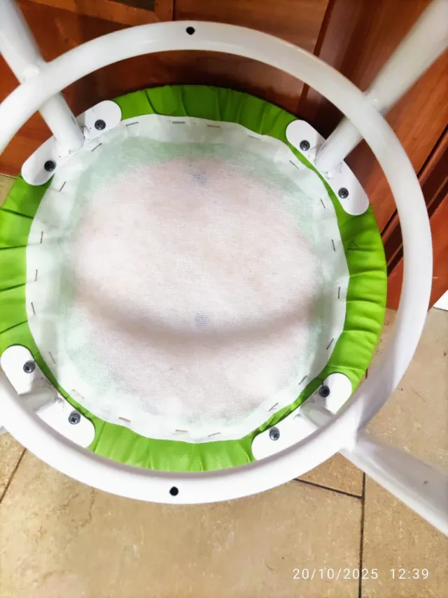 2 Taburetes de  cocina verde y blanco