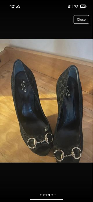 Zapatos de tacón Gucci peep toe negros