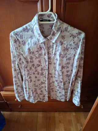 Camisa Tattoreto floral rosa y blanca