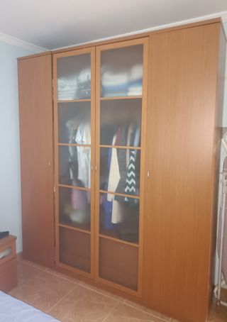 Armario 4 puertas y 2 mesitas + cabecero