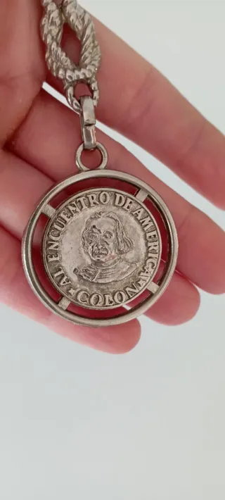 Llavero conmemorativo Cristóbal Colón baño plata