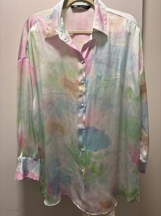 Camisa oversize Zara estampado pastel