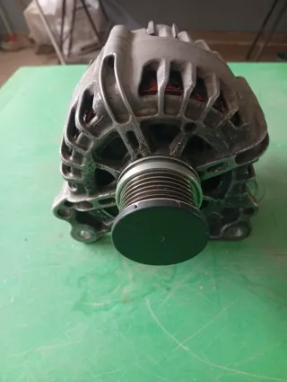 Alternador de coche Valeo AVERIADO 
ESCUCHO OFERTA