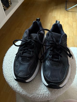 Zapatillas Nike Huarache Negro y Dorado