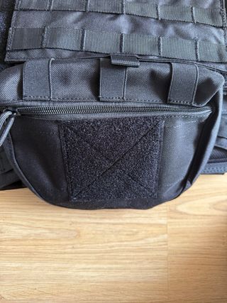 Porta placas con apertura rápida