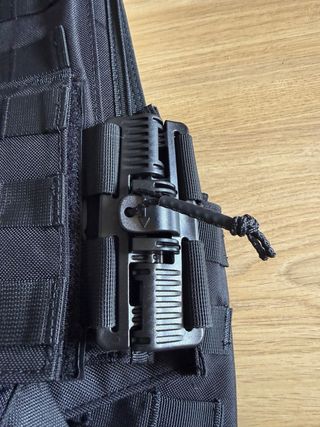 Porta placas con apertura rápida