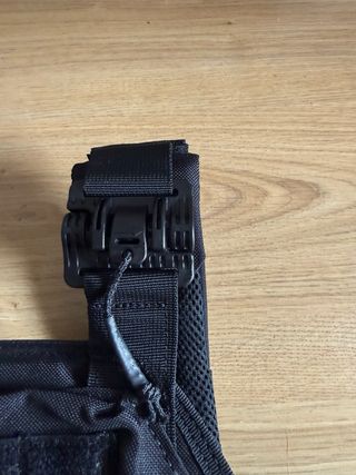 Porta placas con apertura rápida