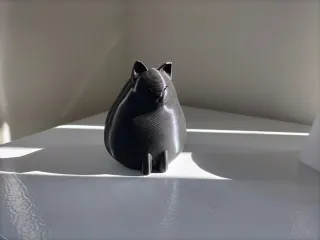 Llaveros y lapiceros solidarios de gatos