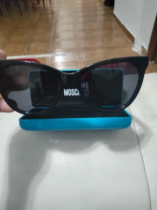 Gafas de sol Love Moschino negras