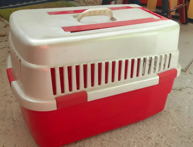 Transportín para perros rojo y blanco