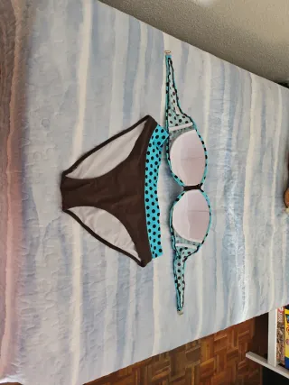 Bikini marrón y turquesa lunares