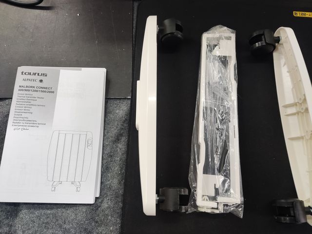 Taurus - Emisor Térmico WIFI Malbork Connect 900W