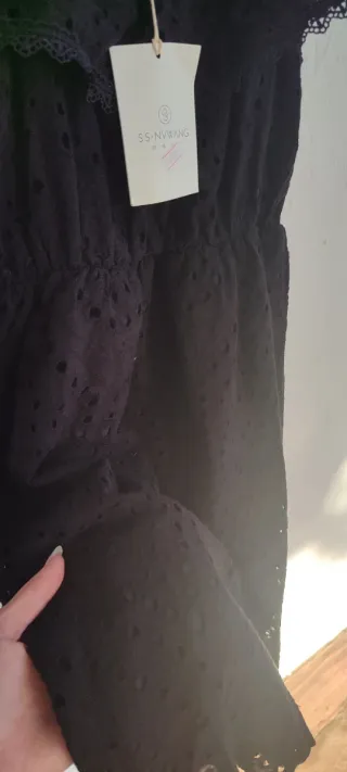 Vestido negro con bordados