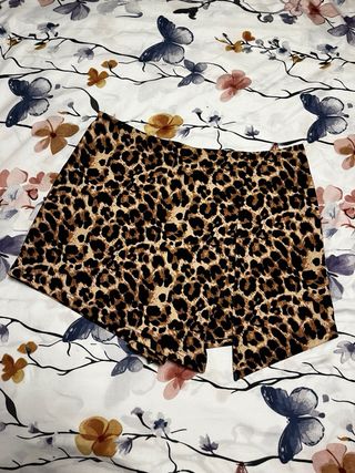 Falda pantalón estampado leopardo