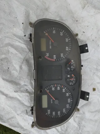 Cuadro instrumentos Seat Arosa