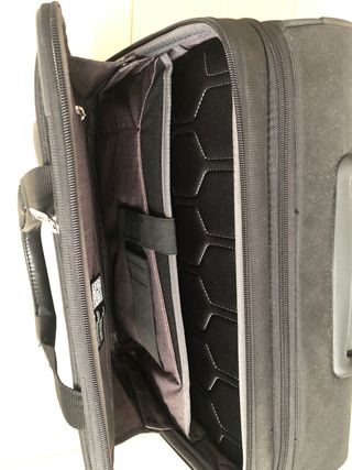 Maletín Samsonite negro con ruedas