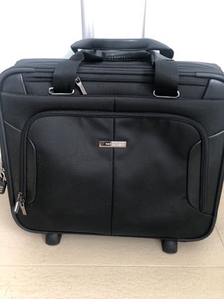 Maletín Samsonite negro con ruedas