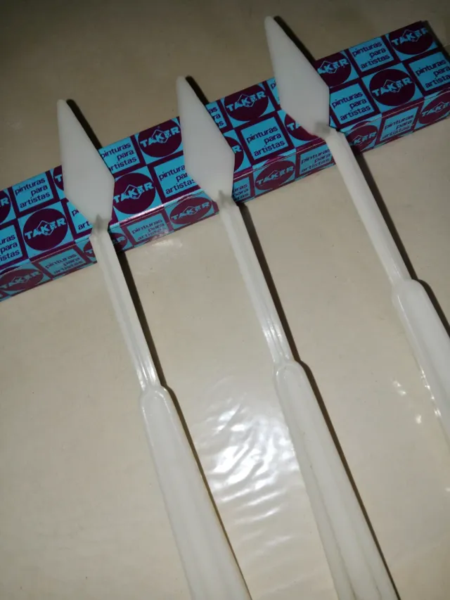 Set 3 espátulas plástico Taker años 1940-1950