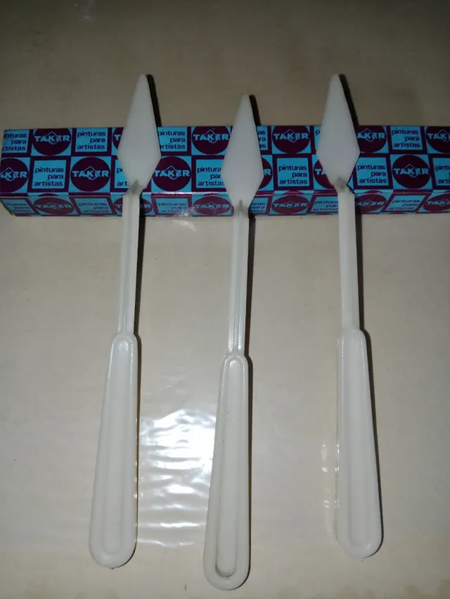 Set 3 espátulas plástico Taker años 1940-1950