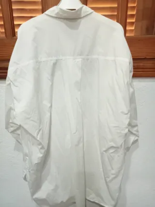 Blusa Stradivarius manga larga blanca T. M