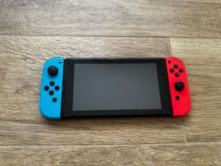 Nintendo Switch (no patch, seriale vecchio)