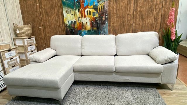 Sofá seccional beige tela