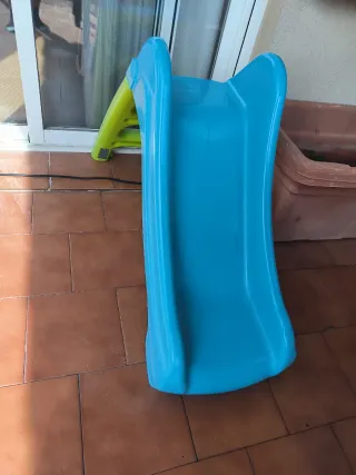 Tobogán infantil azul y verde