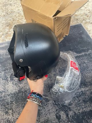 Casco protector con visera