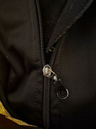 Chaqueta Adidas Negra y Dorada