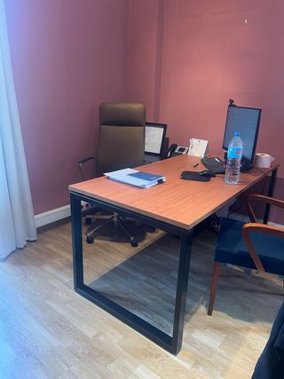 Mesa de escritorio madera y metal