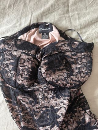 Body de encaje beige y negro