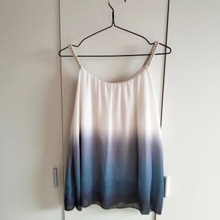 Blusa degradada blanco y azul
