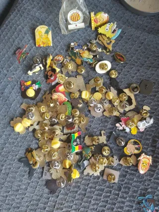 Lote +50 Pins Disney, Simpsons, Marcas
