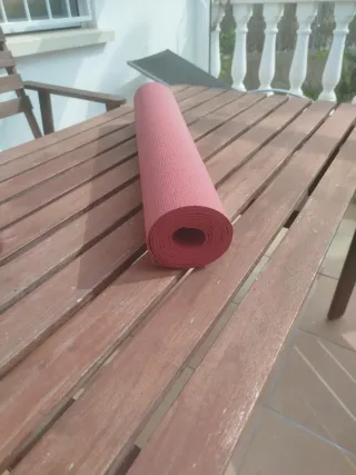 Esterilla Yoga Antideslizante
 Roja.