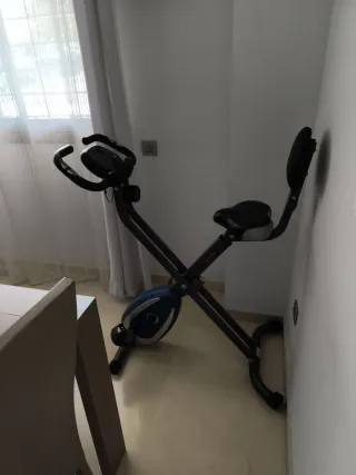 Bicicleta Estática Plegable con Respaldo