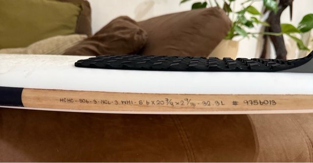 Tabla de surf Machadocado 5.6,   32.3 Litros