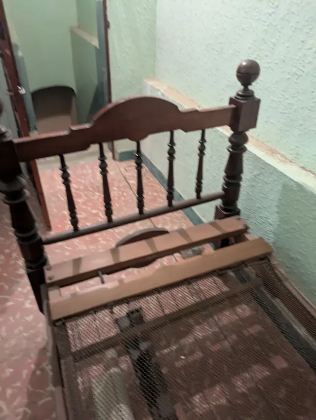 Cama antigua madera tallada isabelina