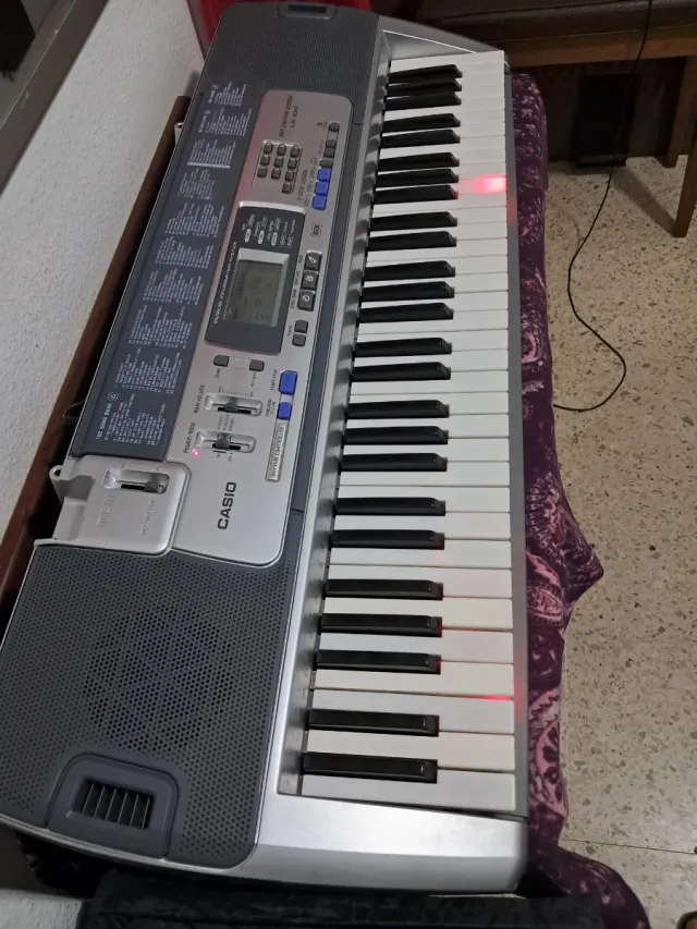 Casio LK-100 Teclado con Luces